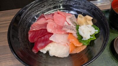 特上海鮮丼(アップ)|丼処 山助
