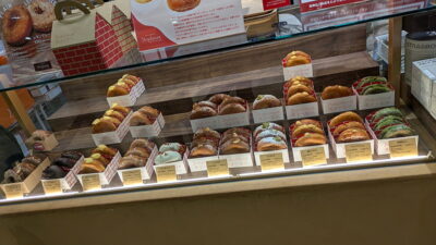 ショーケースの生ドーナツ|ストラスブール ラゾーナ川崎プラザ店