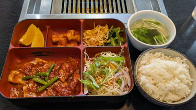 牛・豚のWカルビランチ｜カルビパパ