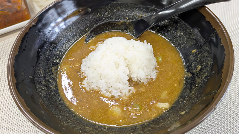追いご飯投入|Sol Curry